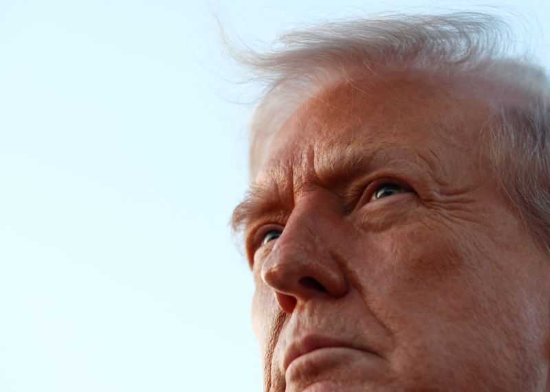 Aspek paling membingungkan dari respons Trump terhadap surat ulang tahun Epstein | Politik berita